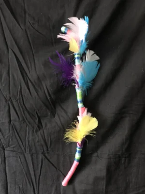 Cordón seda y plumas