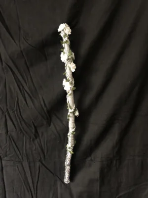 Flores blancas y plata